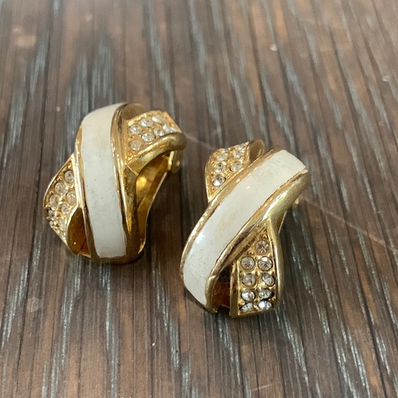 80’s CHRISTIAN DIOR PAVÉ,ENAMEL AND GOLD CLIP ON EARRINGS,MOB WIFE,RUNWAY - Picture 1 of 9